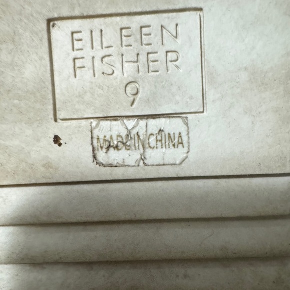 Eileen Fisher white sneakers size 9. Classic neutral minimalist quiet luxury - Picture 8 of 8